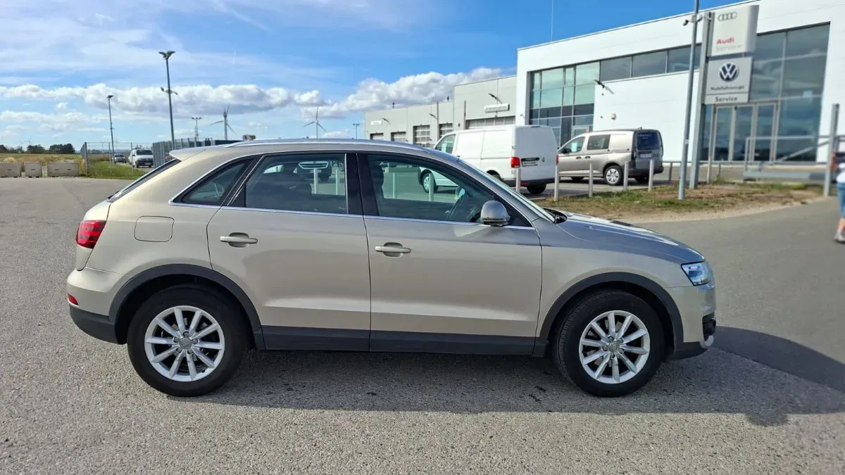 Audi Q3 2012 photo 2