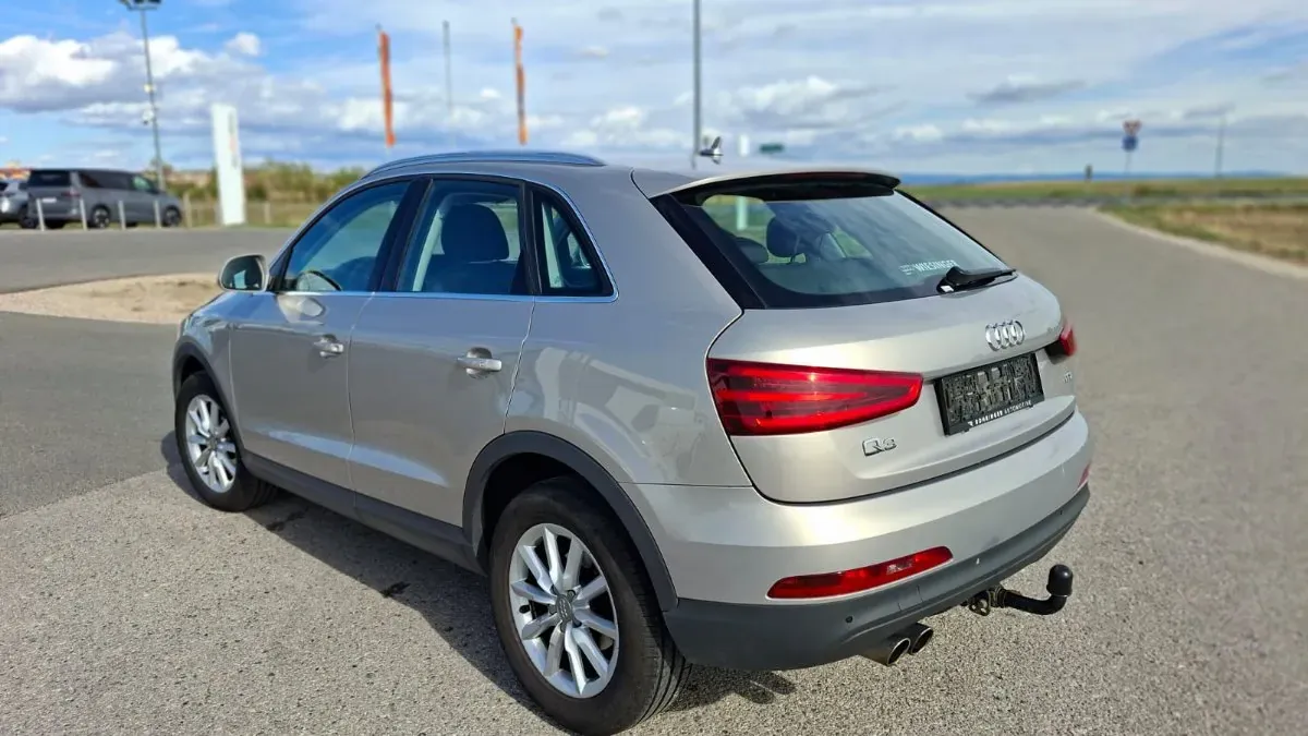 Audi Q3 2012 photo 3
