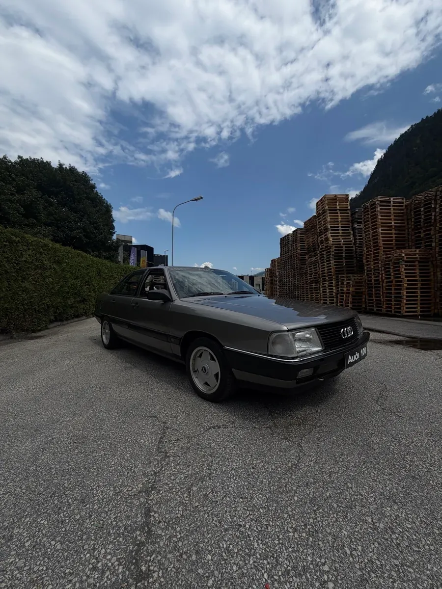 Audi 100 C3 1987 photo 3
