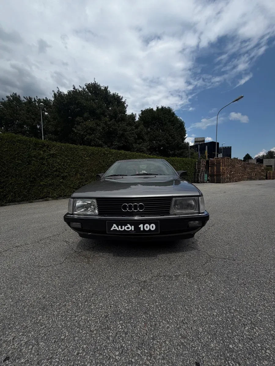 Audi 100 C3 1987 photo 2
