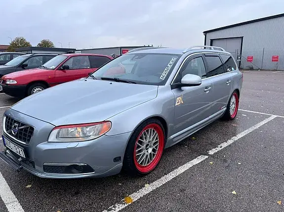Volvo V70 2012 photo 2