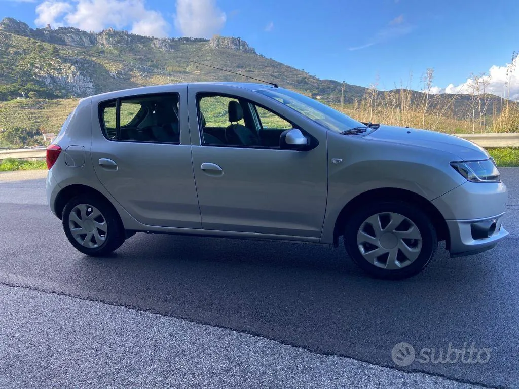 Dacia Sandero 2015 photo 3