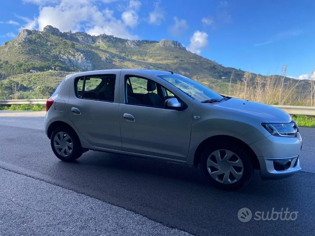 Dacia Sandero 2015 photo 2