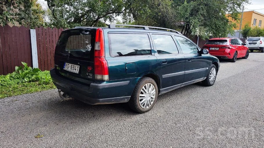 Volvo V70 2000 photo 2