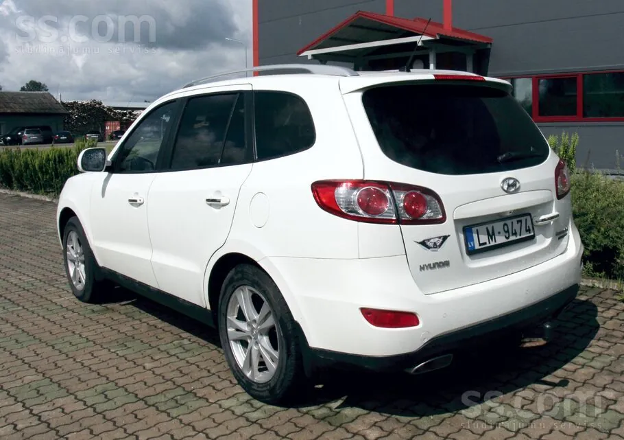 Hyundai Santa Fe 2010 photo 3