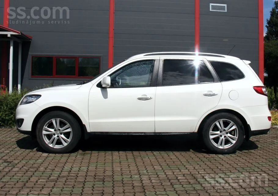 Hyundai Santa Fe 2010 photo 4
