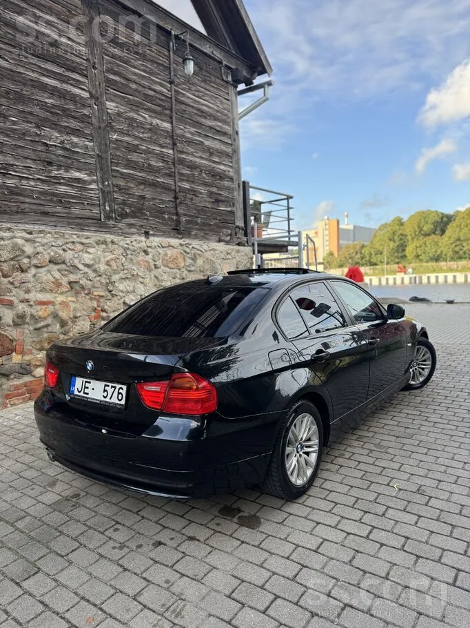 BMW 320D 2008 photo 2