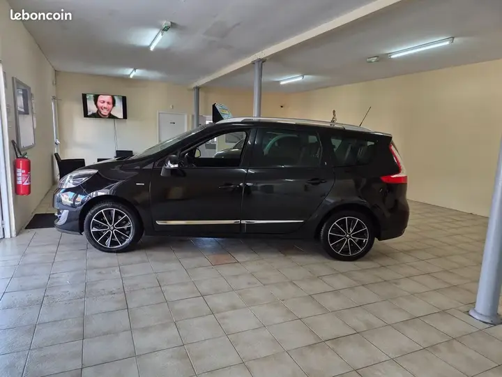 Renault Grand Scenic 2013 photo 2