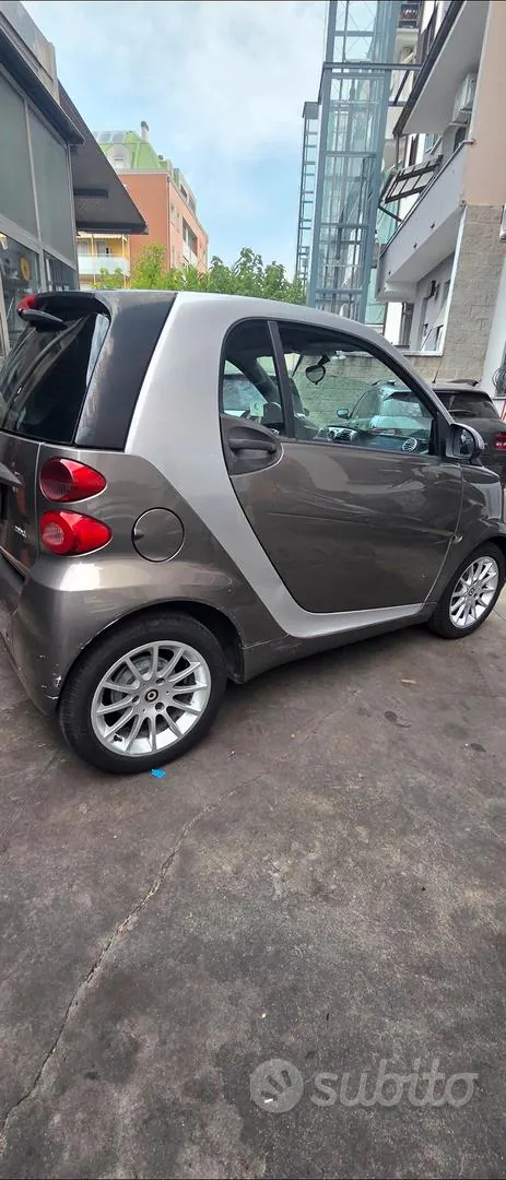 Smart Fortwo 2011 photo 3