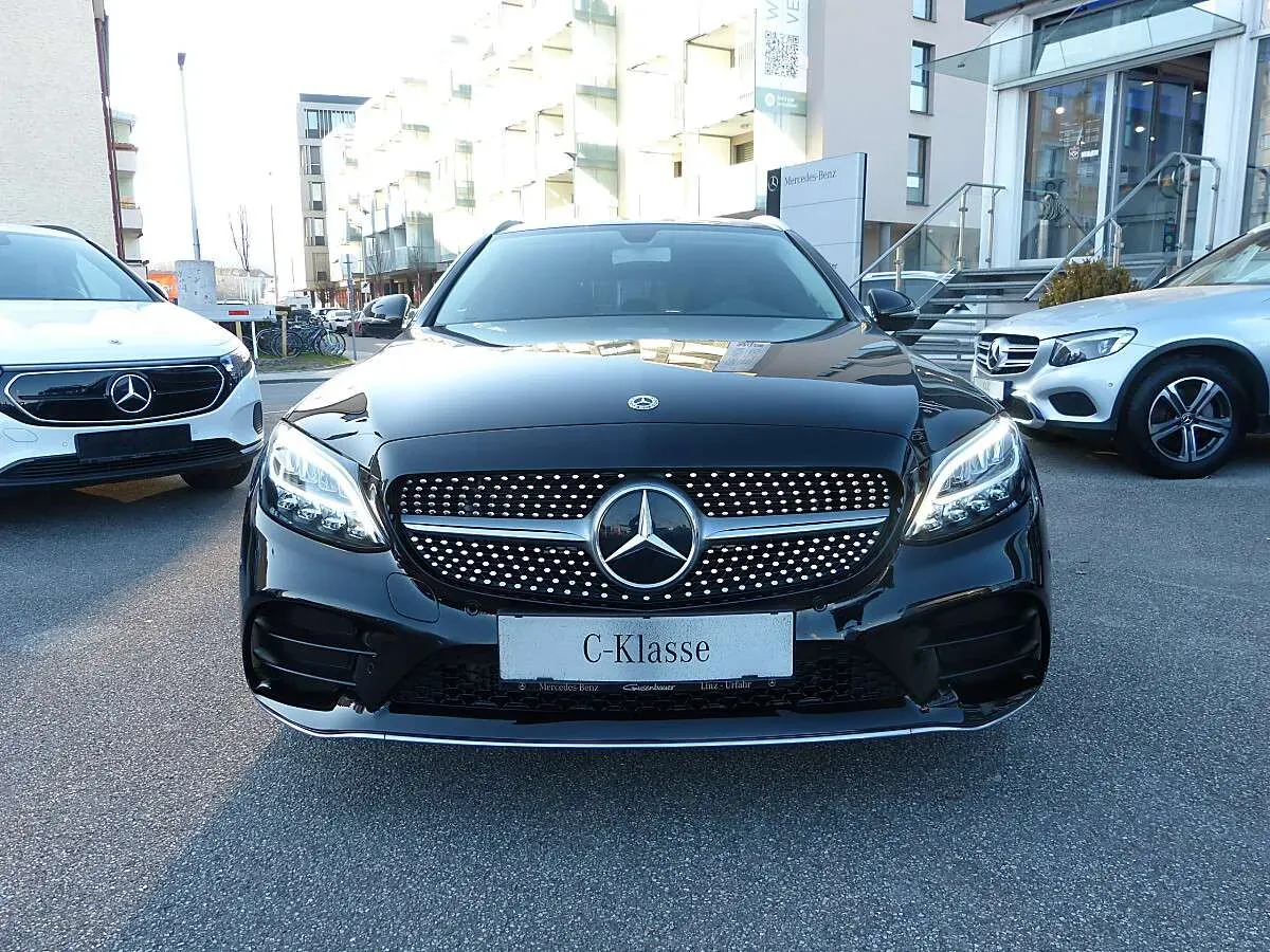Mercedes-Benz C-Class 2019 photo 2