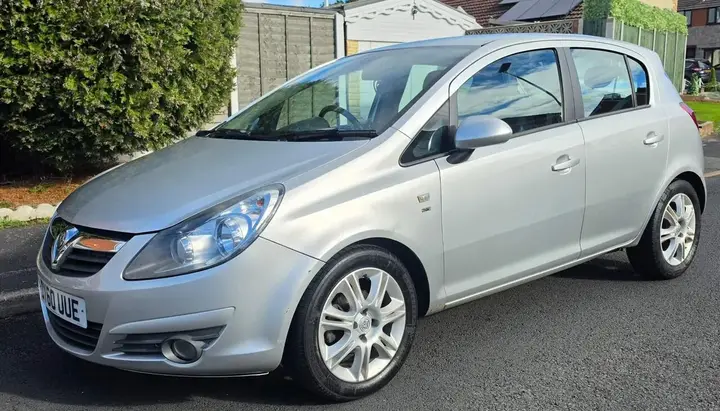 Vauxhall Corsa 2010 photo 3