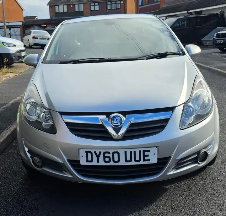 Vauxhall Corsa 2010 photo 2