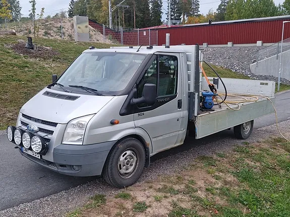 Ford Transit 2010 photo 2