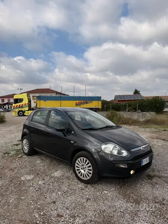Fiat Punto Evo 2010 photo 2