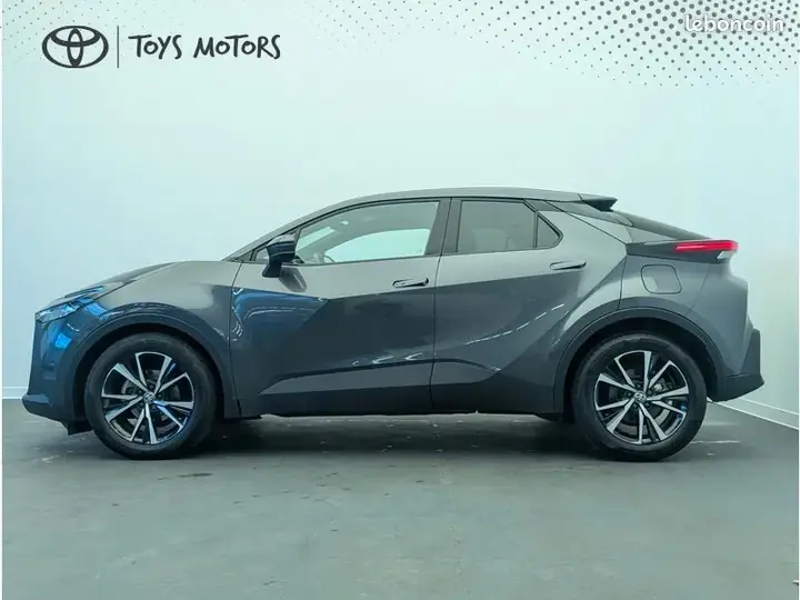 Toyota C-Hr 2025 photo 2