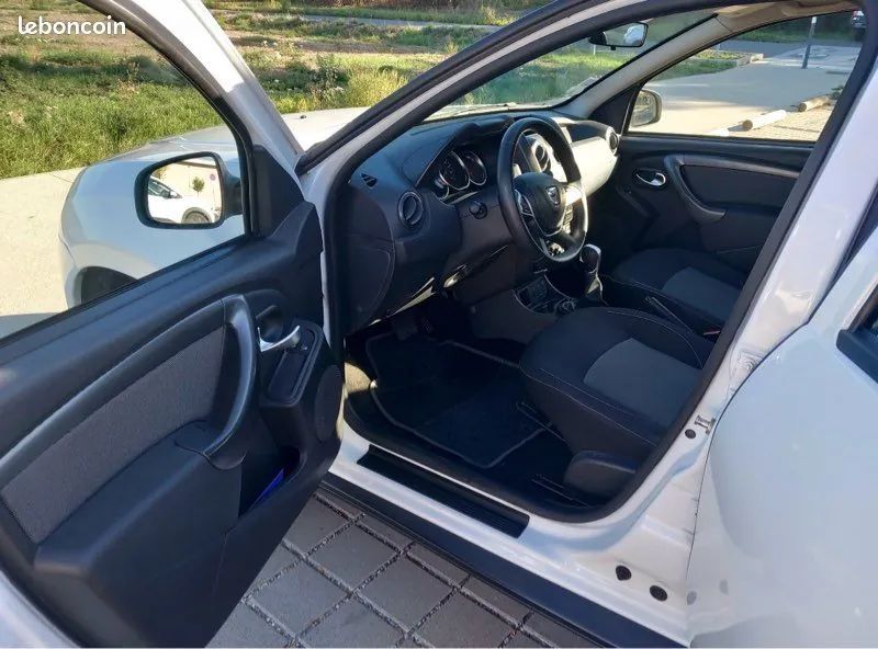 Dacia Duster 2017 photo 3
