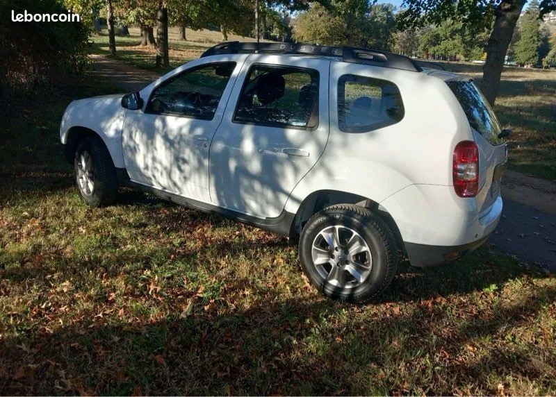 Dacia Duster 2017 photo 2