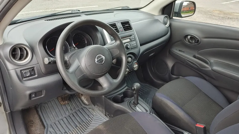 Nissan Versa 2012 photo 3