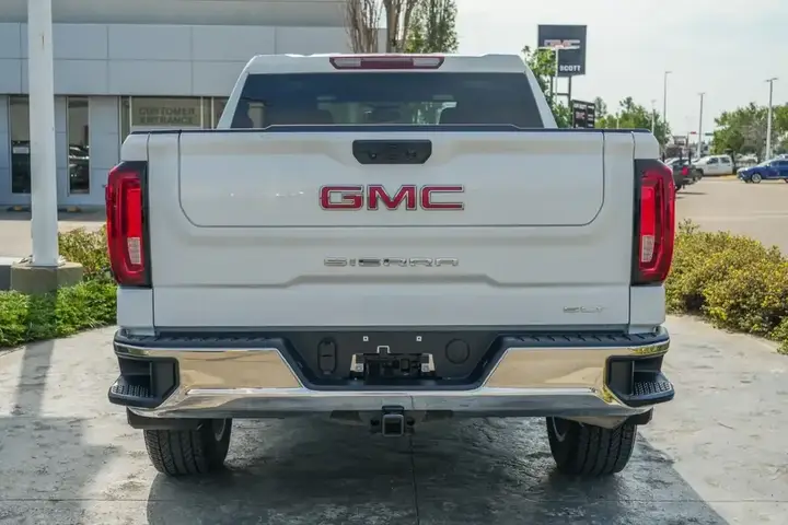 GMC Sierra 1500 2025 photo 3