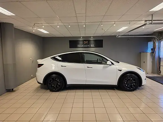 Tesla Model Y 2022 photo 4