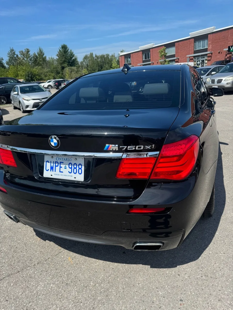 BMW 7 Series 2011 photo 4