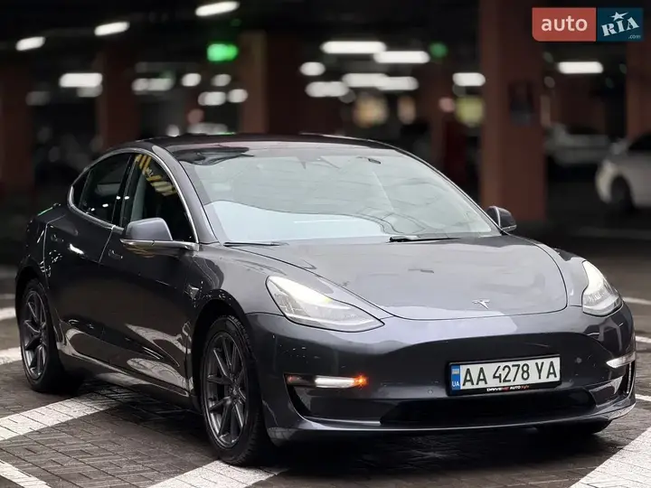 Tesla Model 3 2017 photo 3