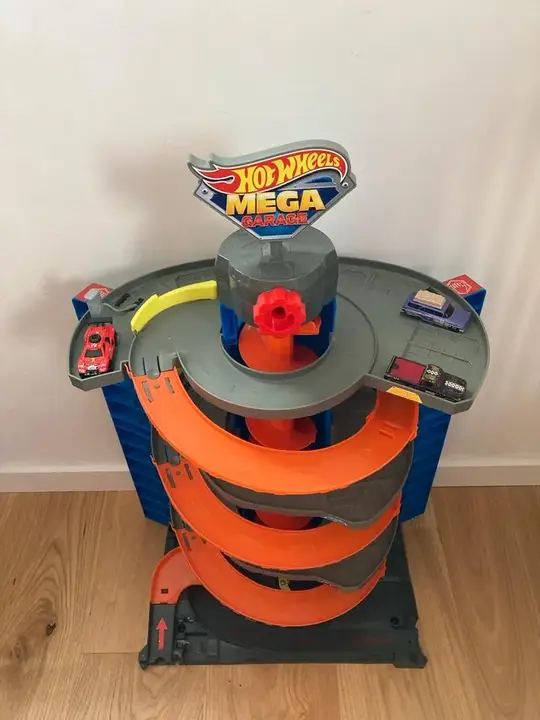 Hot Wheels Mega Garage