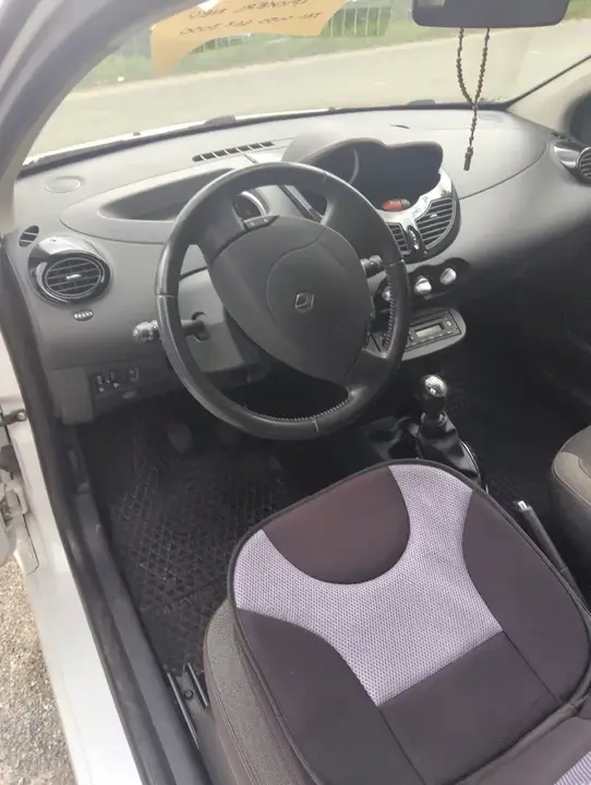 Renault Twingo 2012 photo 2