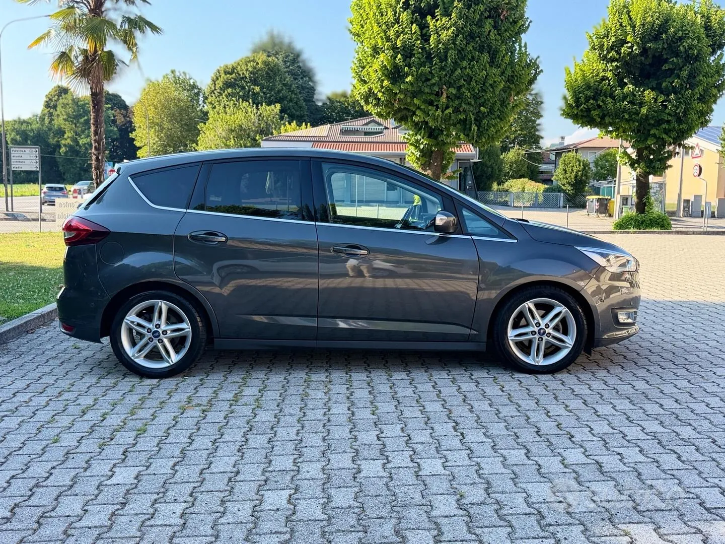 Ford C-Max 2016 photo 4