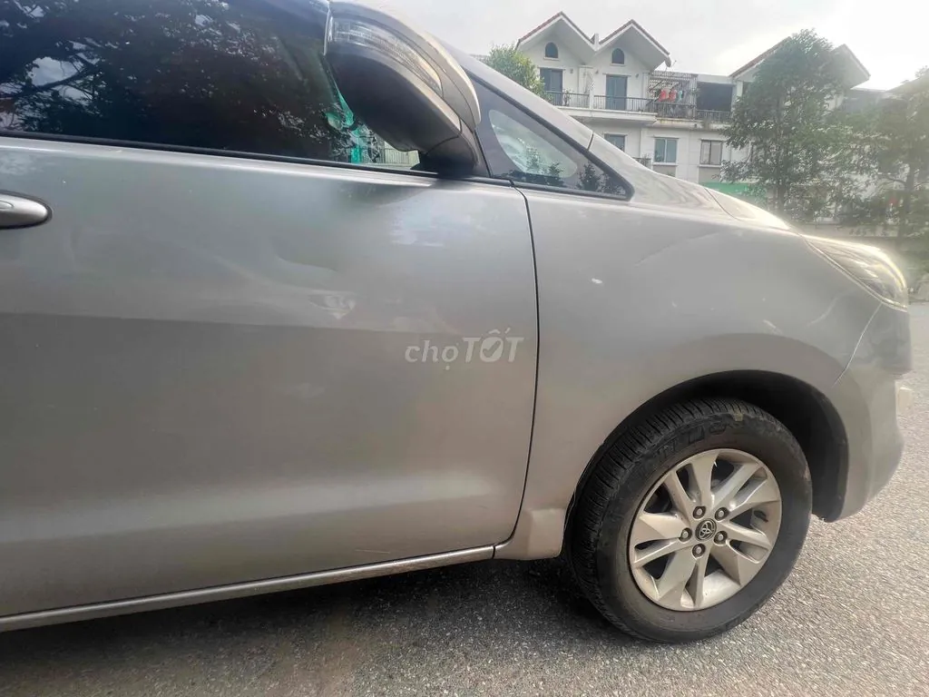 Toyota Innova 2018 photo 3