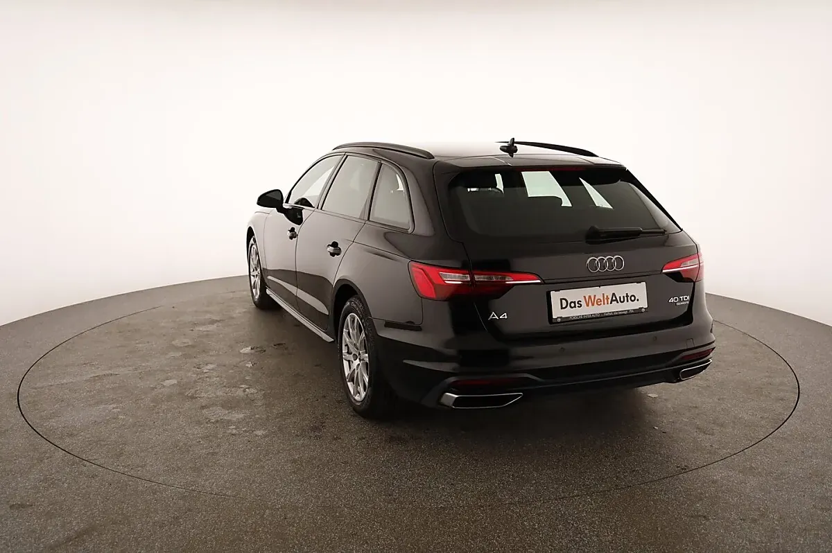 Audi A4 2021 photo 2