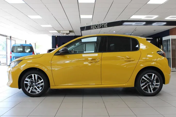 Peugeot 208 2023 photo 3