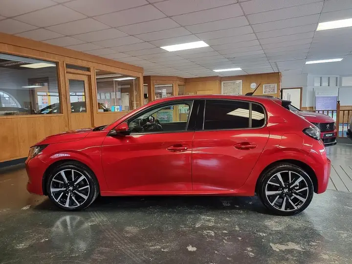 Peugeot 208 2020 photo 5