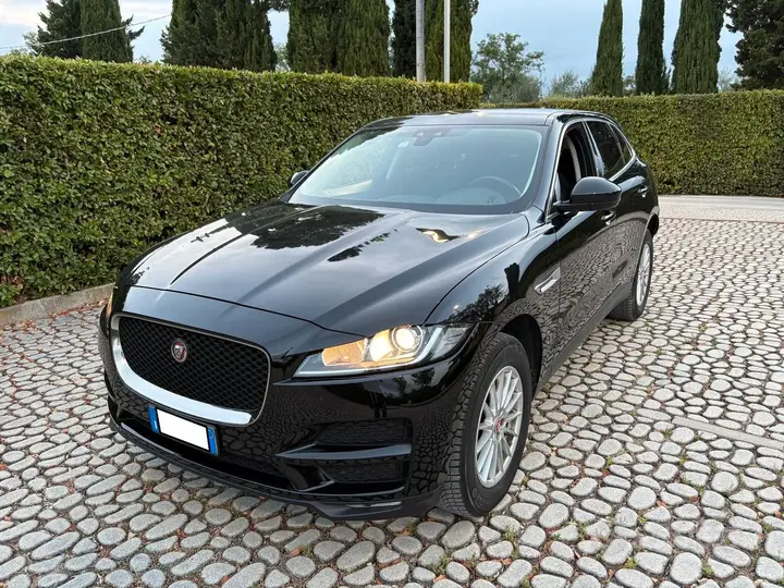 Jaguar F-Pace 2019 photo 4