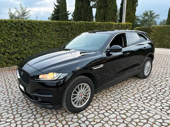 Jaguar F-Pace 2019 photo 3