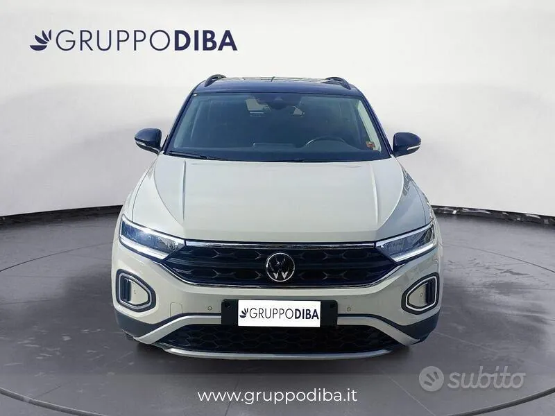 Volkswagen T-Roc 2023 photo 2