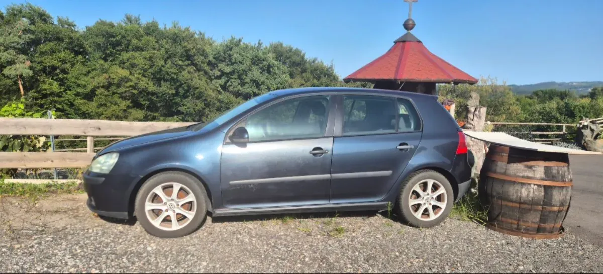 Volkswagen Golf 2005 photo 2