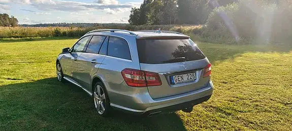 Mercedes-Benz E220 2013 photo 3