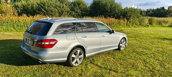 Mercedes-Benz E220 2013 photo 4