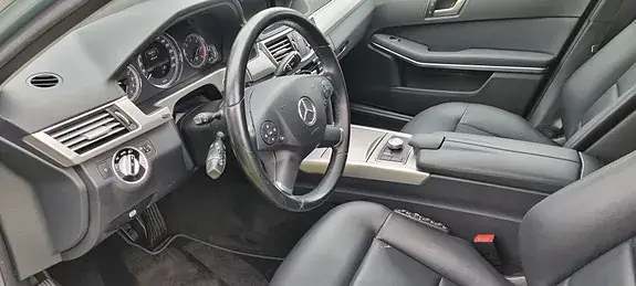 Mercedes-Benz E220 2013 photo 5