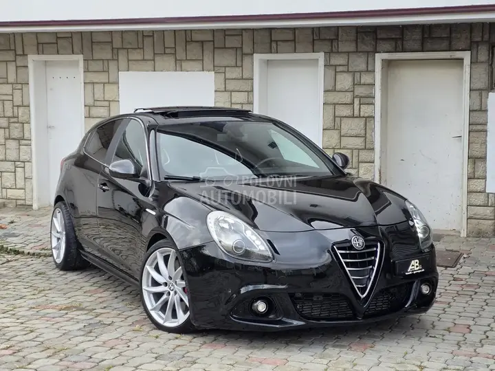 Alfa Romeo Giulietta 2014 photo 2