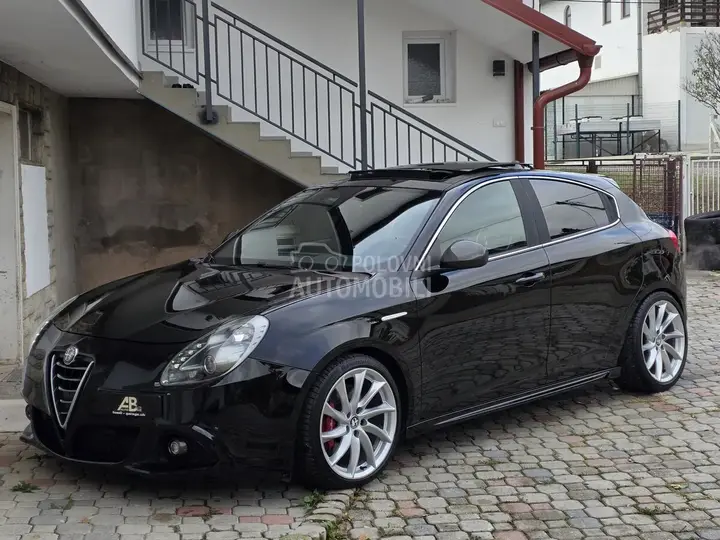 Alfa Romeo Giulietta 2014 photo 5