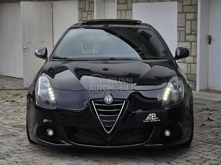 Alfa Romeo Giulietta 2014 photo 4