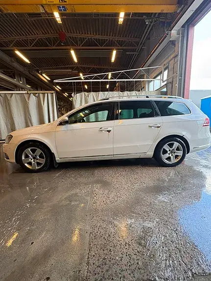 Volkswagen Passat 2012 photo 2