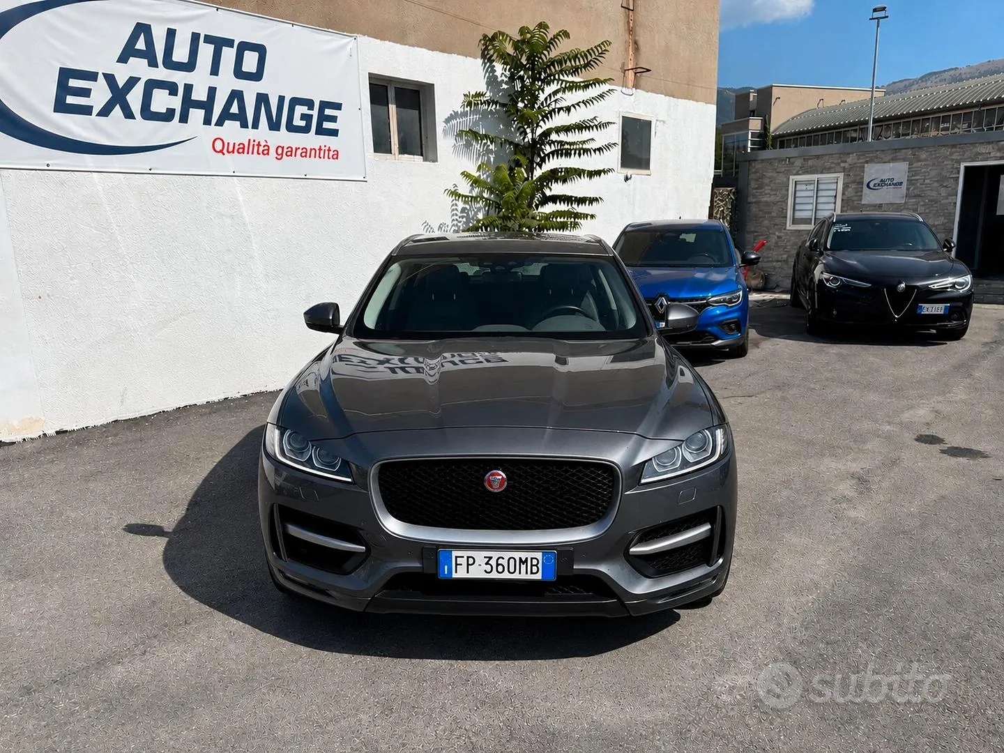 Jaguar F-Pace 2018 photo 2