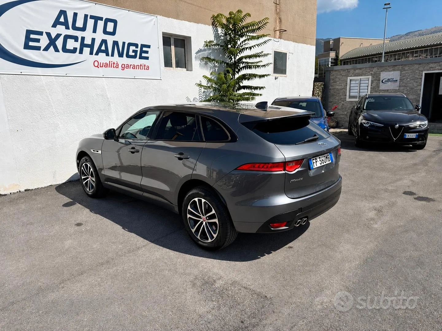 Jaguar F-Pace 2018 photo 4