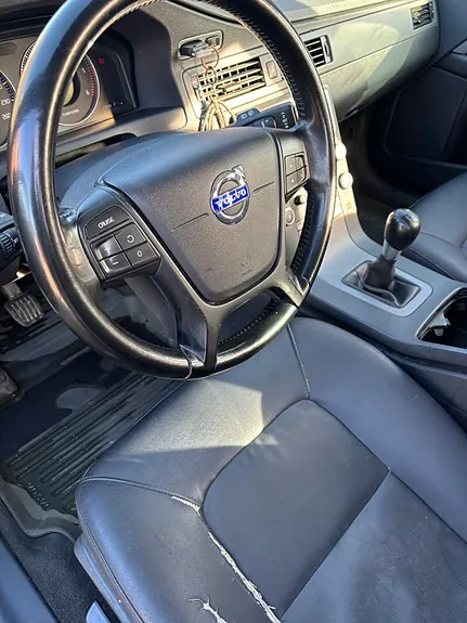 Volvo V70 2010 photo 4