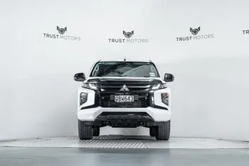 Mitsubishi Triton 2023 photo 5