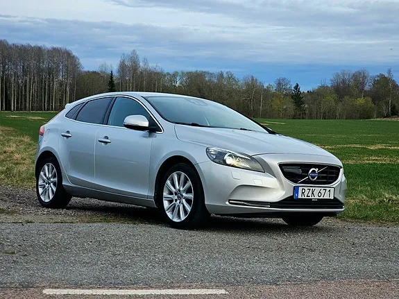 Volvo V40 2016 photo 2