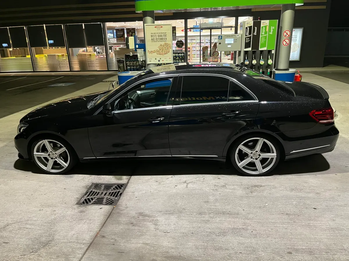 Mercedes-Benz E-Class 2015 photo 2